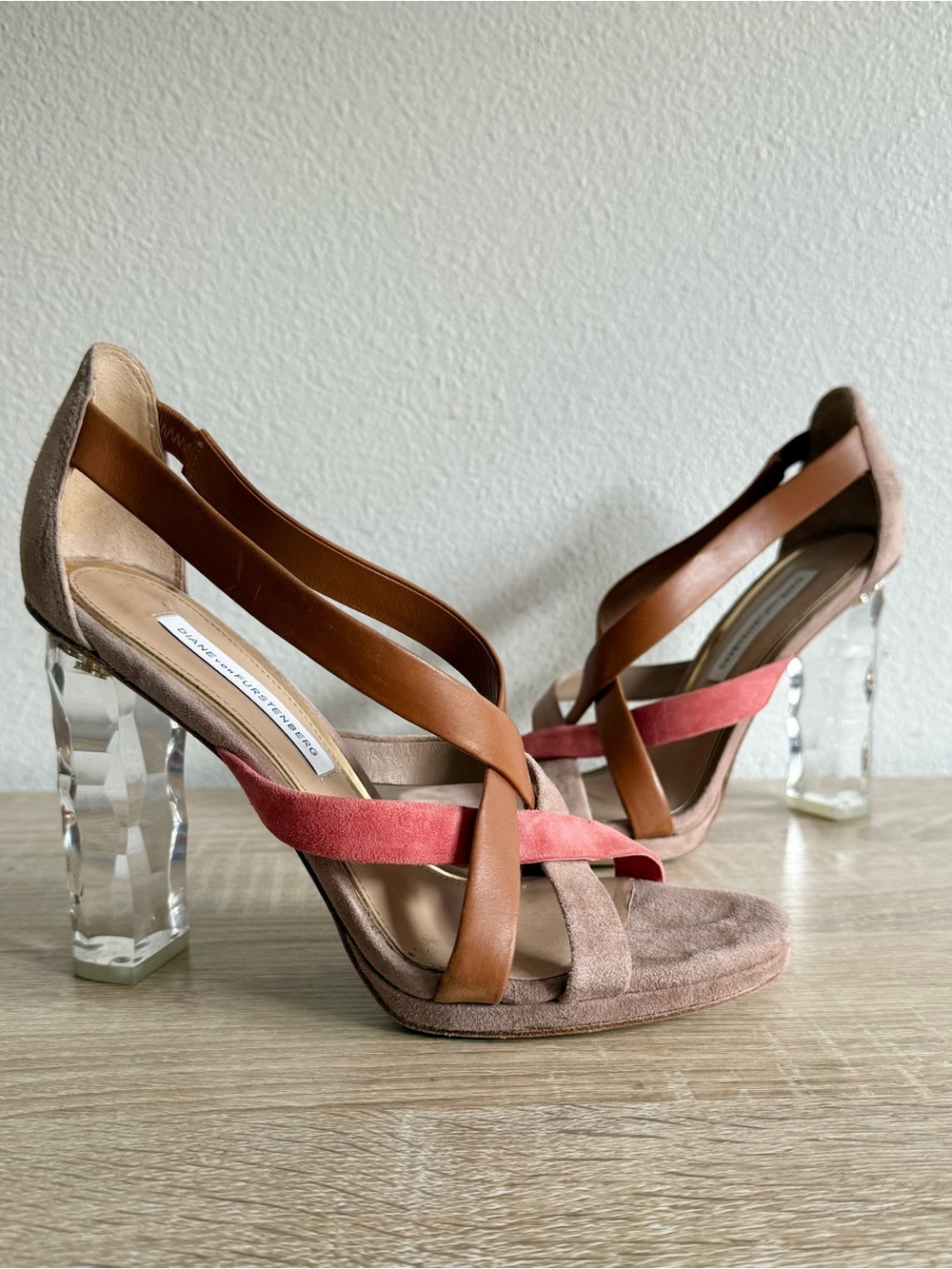 Diane von Furstenberg Ibiza Lucite Runway clear Heel Sz 6